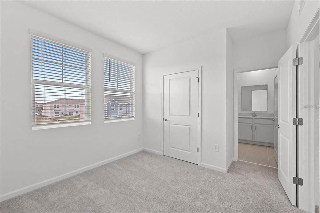 В аренду: $2,600 (3 спален, 2 ванн, 1795 Квадратных фут)