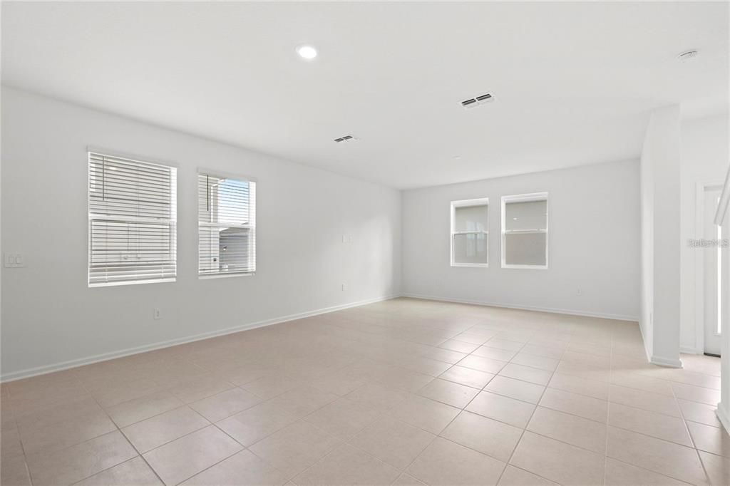 В аренду: $2,600 (3 спален, 2 ванн, 1795 Квадратных фут)