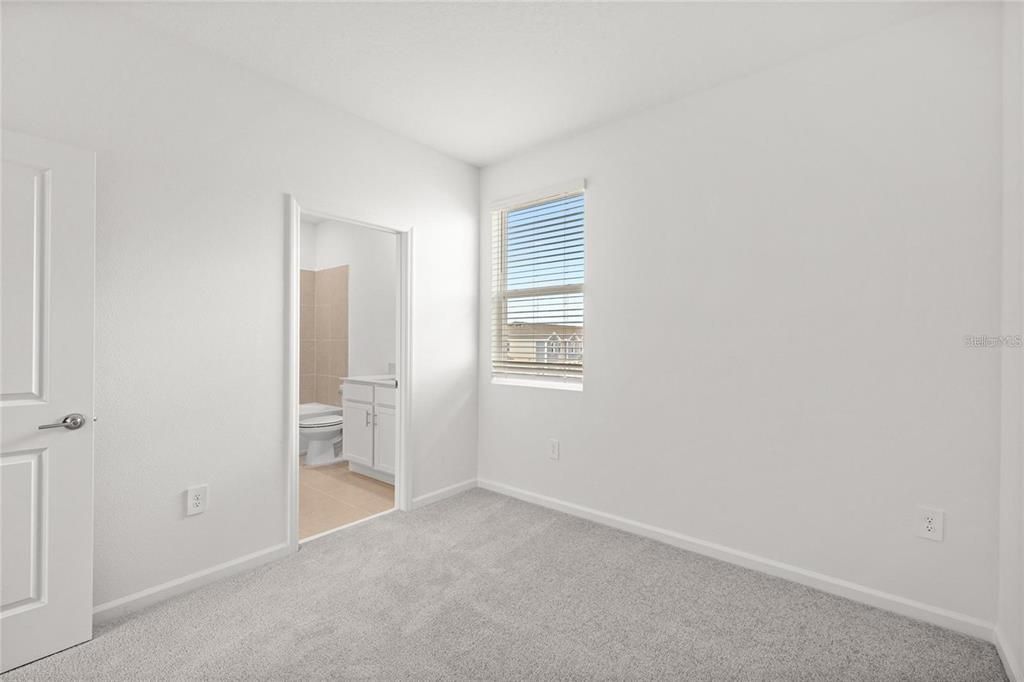 В аренду: $2,600 (3 спален, 2 ванн, 1795 Квадратных фут)