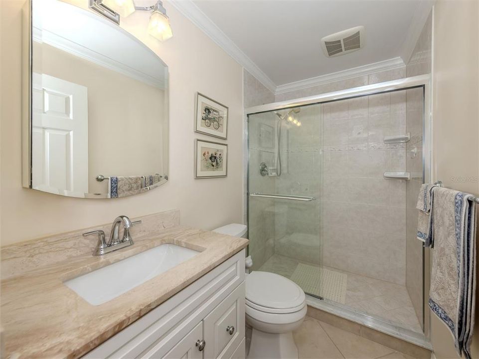 For Sale: $299,900 (2 beds, 2 baths, 1422 Square Feet)