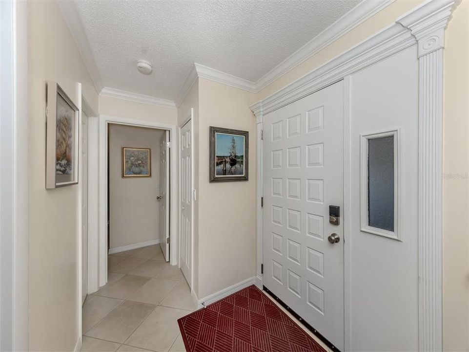 For Sale: $299,900 (2 beds, 2 baths, 1422 Square Feet)