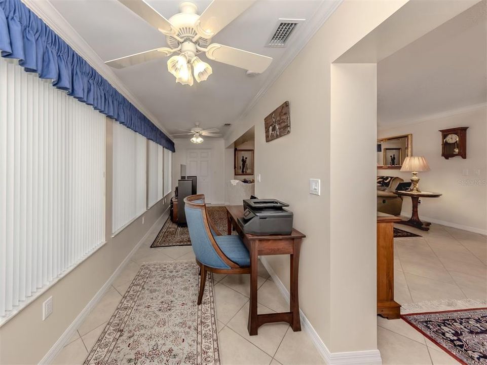 For Sale: $299,900 (2 beds, 2 baths, 1422 Square Feet)