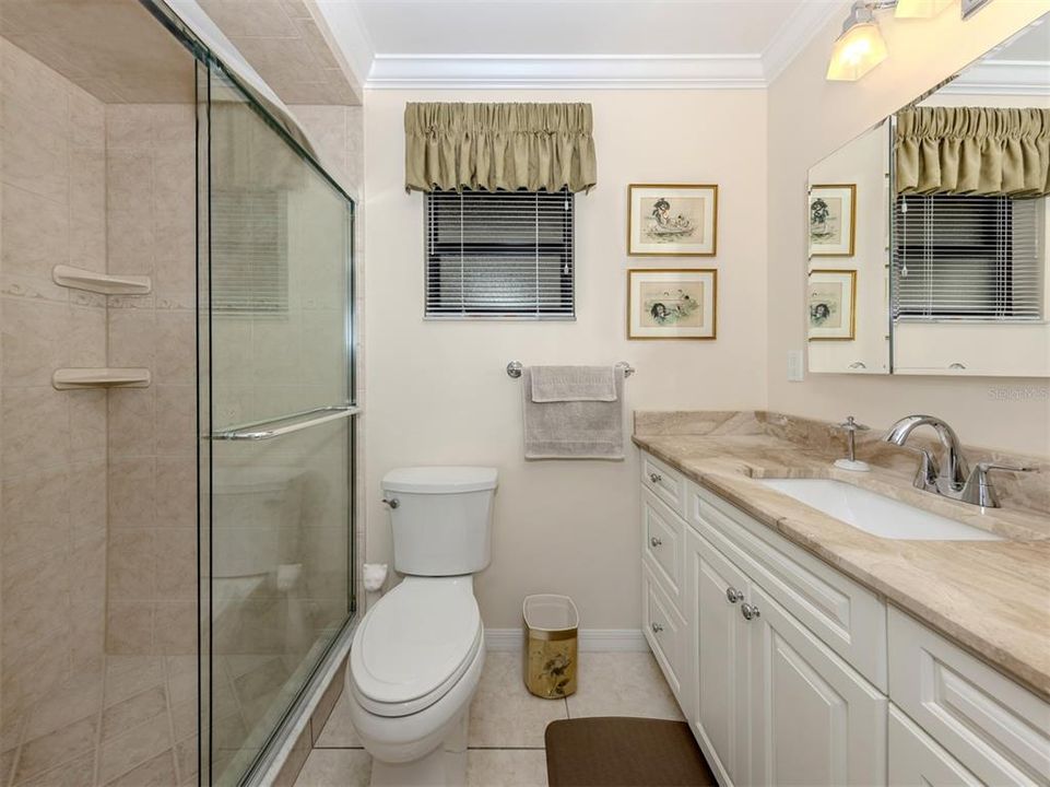 For Sale: $299,900 (2 beds, 2 baths, 1422 Square Feet)