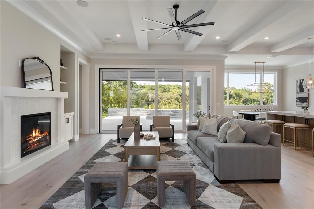 На продажу: $2,195,000 (5 спален, 4 ванн, 4429 Квадратных фут)