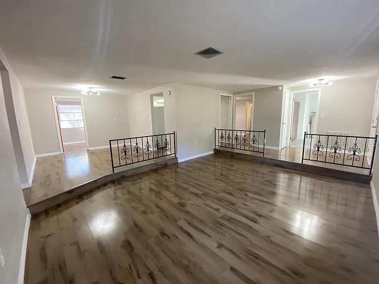 待售: $300,000 (3 贝兹, 2 浴室, 1427 平方英尺)