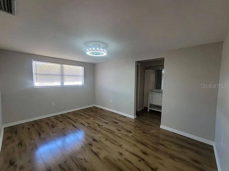 待售: $300,000 (3 贝兹, 2 浴室, 1427 平方英尺)