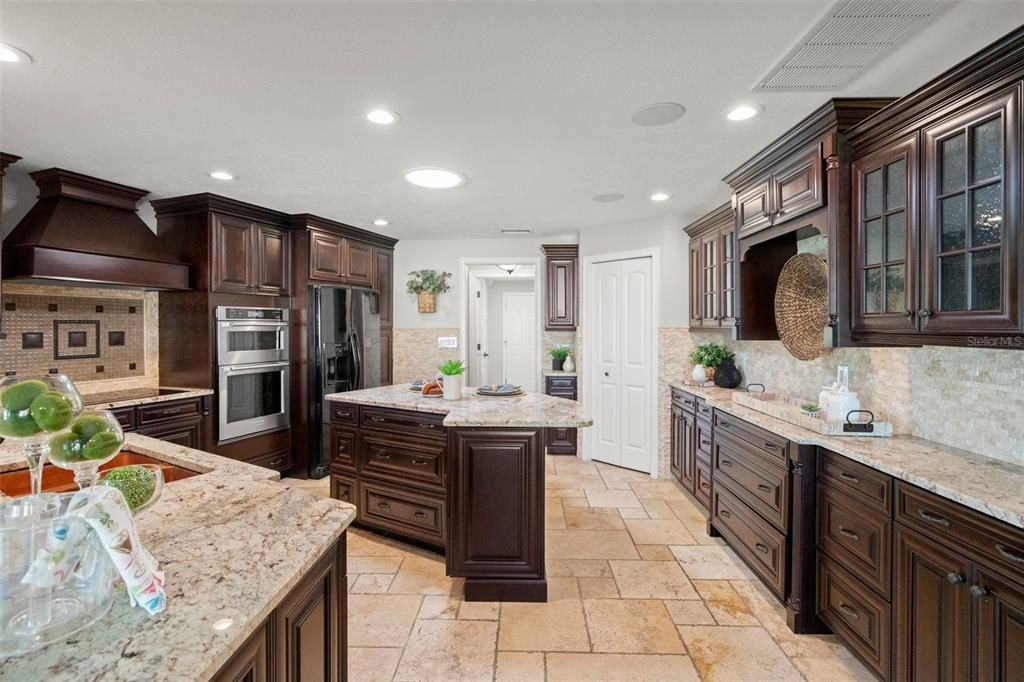 En Venta: $678,000 (3 camas, 2 baños, 2118 Pies cuadrados)