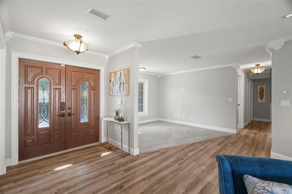 En Venta: $678,000 (3 camas, 2 baños, 2118 Pies cuadrados)