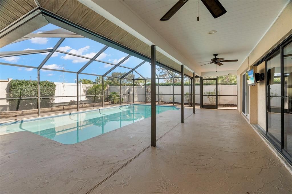 En Venta: $678,000 (3 camas, 2 baños, 2118 Pies cuadrados)