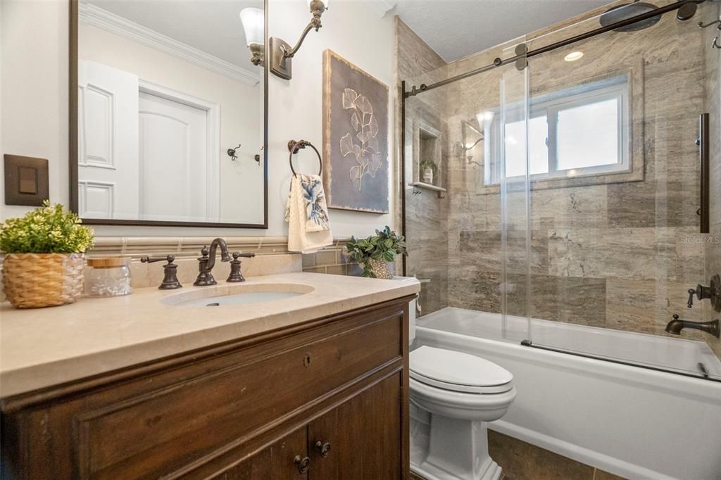 En Venta: $678,000 (3 camas, 2 baños, 2118 Pies cuadrados)