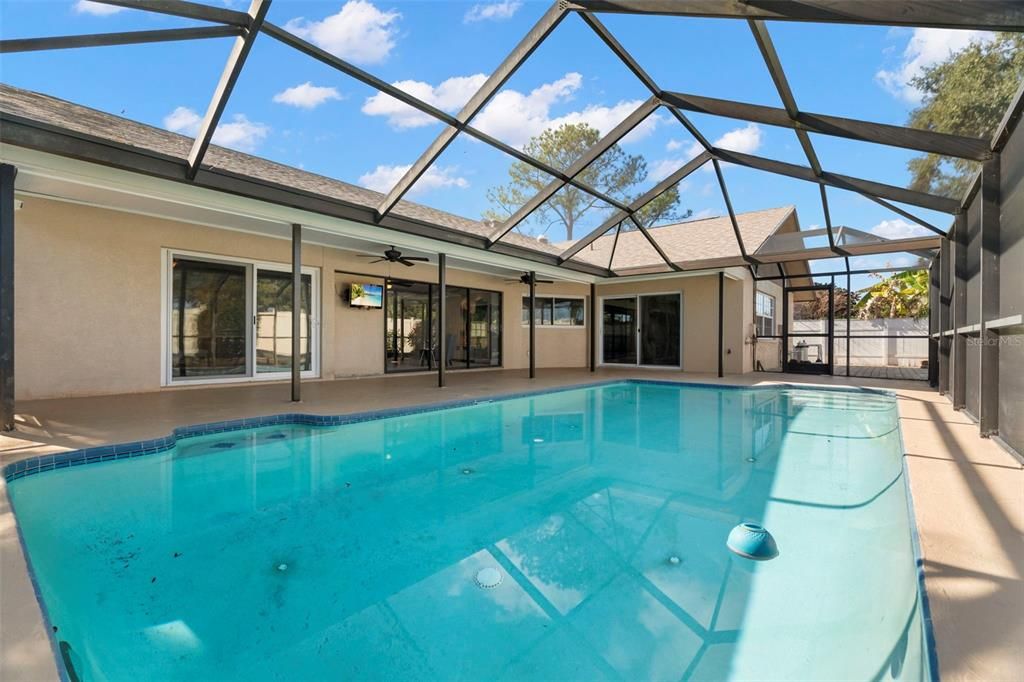 En Venta: $678,000 (3 camas, 2 baños, 2118 Pies cuadrados)