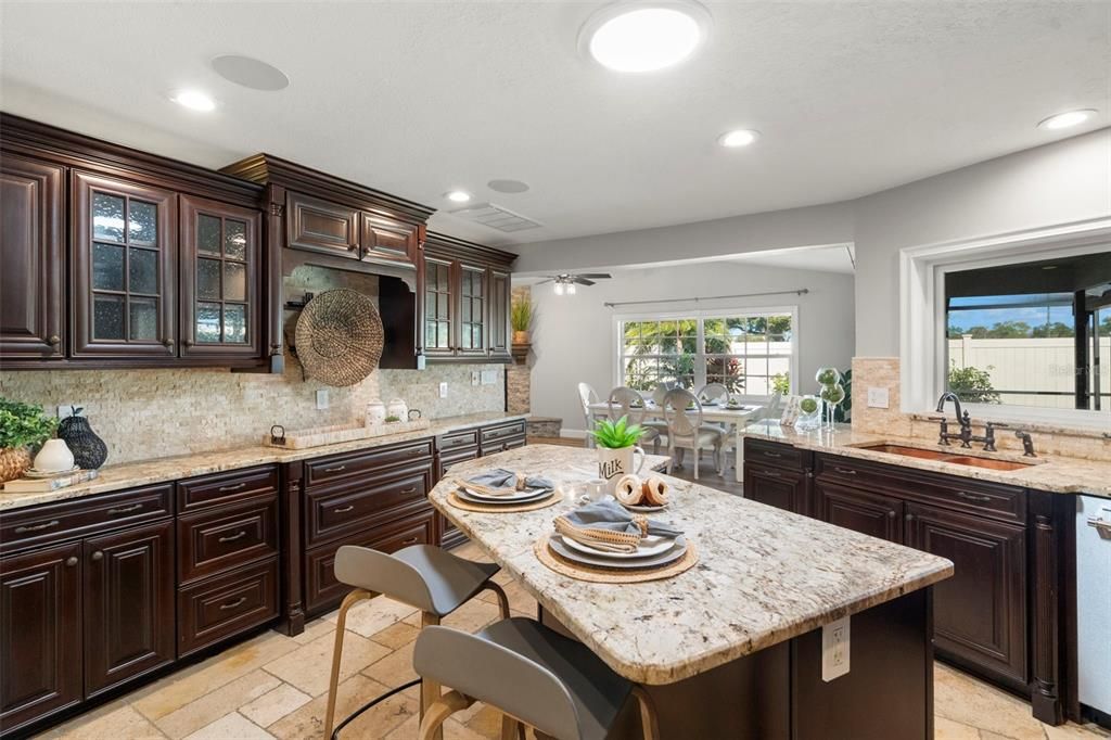 En Venta: $678,000 (3 camas, 2 baños, 2118 Pies cuadrados)