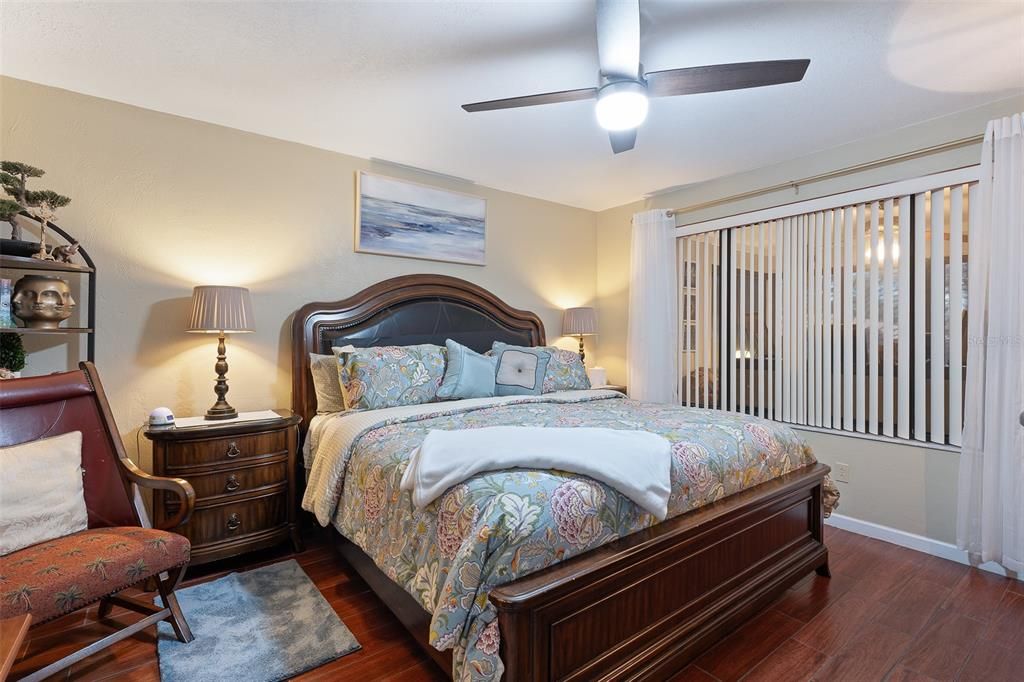 На продажу: $275,000 (2 спален, 2 ванн, 1406 Квадратных фут)