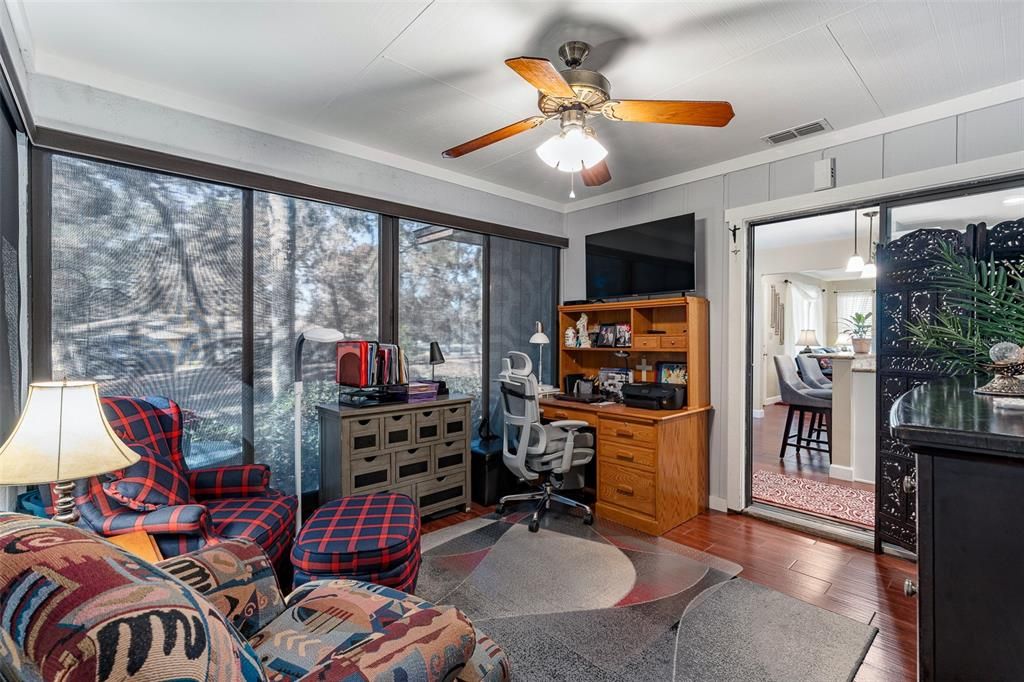 На продажу: $275,000 (2 спален, 2 ванн, 1406 Квадратных фут)