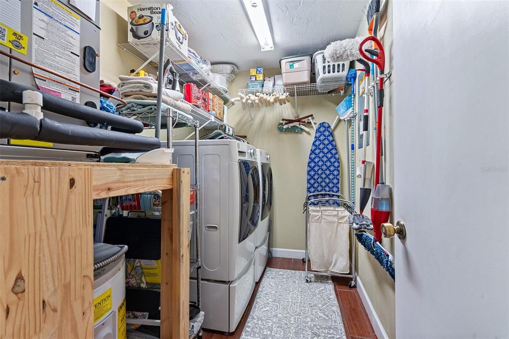 На продажу: $275,000 (2 спален, 2 ванн, 1406 Квадратных фут)