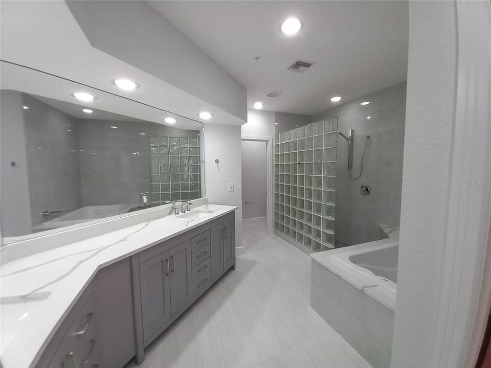 For Sale: $1,185,000 (3 beds, 2 baths, 2298 Square Feet)