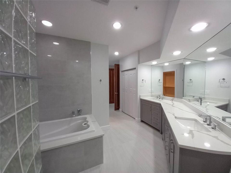 For Sale: $1,185,000 (3 beds, 2 baths, 2298 Square Feet)