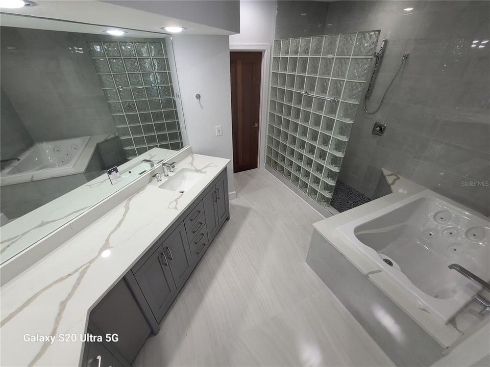 For Sale: $1,185,000 (3 beds, 2 baths, 2298 Square Feet)