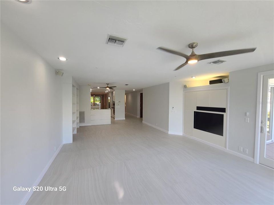 For Sale: $1,185,000 (3 beds, 2 baths, 2298 Square Feet)