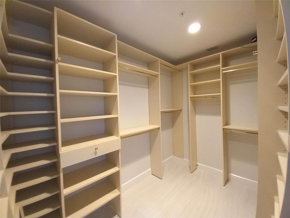 For Sale: $1,185,000 (3 beds, 2 baths, 2298 Square Feet)