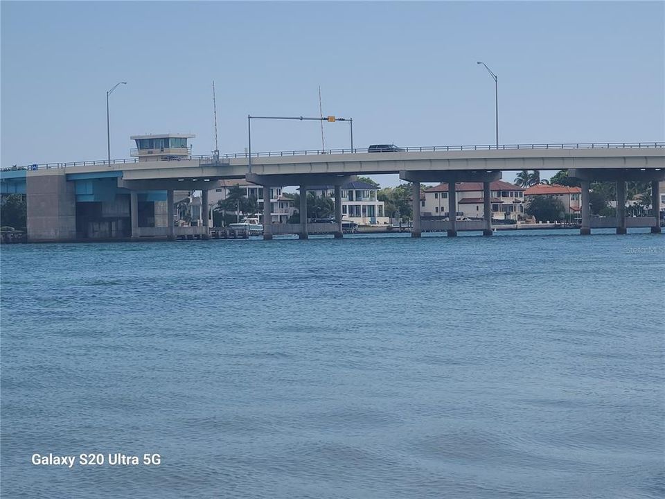 For Sale: $1,185,000 (3 beds, 2 baths, 2298 Square Feet)