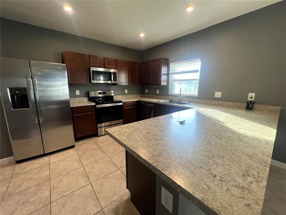 В аренду: $2,200 (4 спален, 2 ванн, 2232 Квадратных фут)