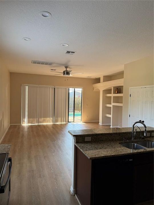 For Rent: $2,800 (5 beds, 4 baths, 2901 Square Feet)