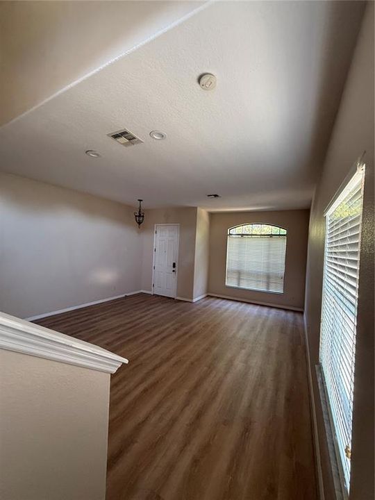 For Rent: $2,800 (5 beds, 4 baths, 2901 Square Feet)