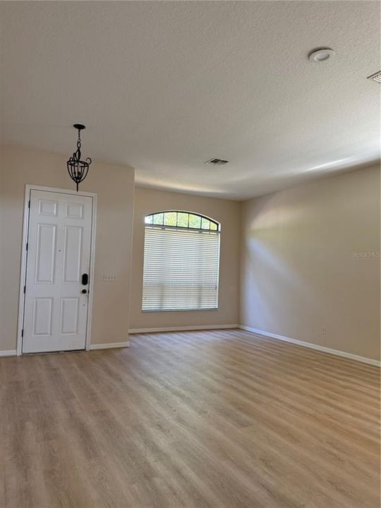 For Rent: $2,800 (5 beds, 4 baths, 2901 Square Feet)