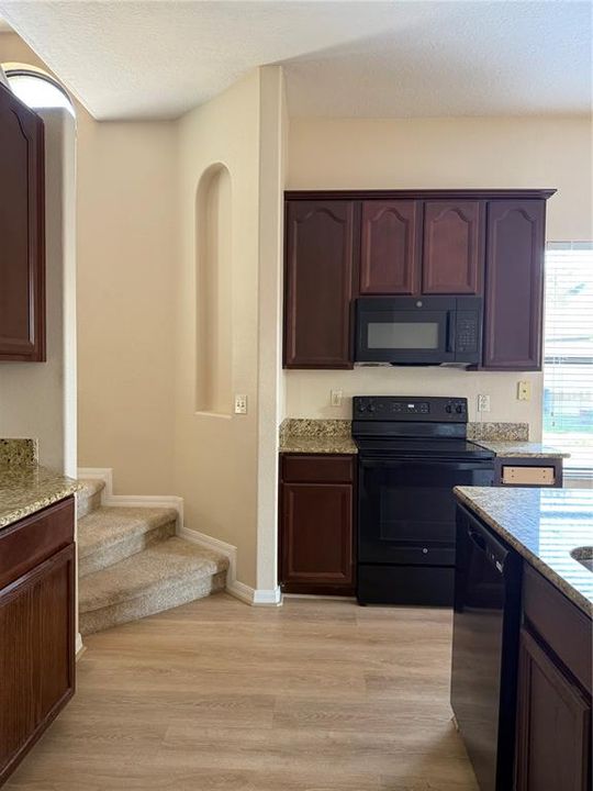 For Rent: $2,800 (5 beds, 4 baths, 2901 Square Feet)