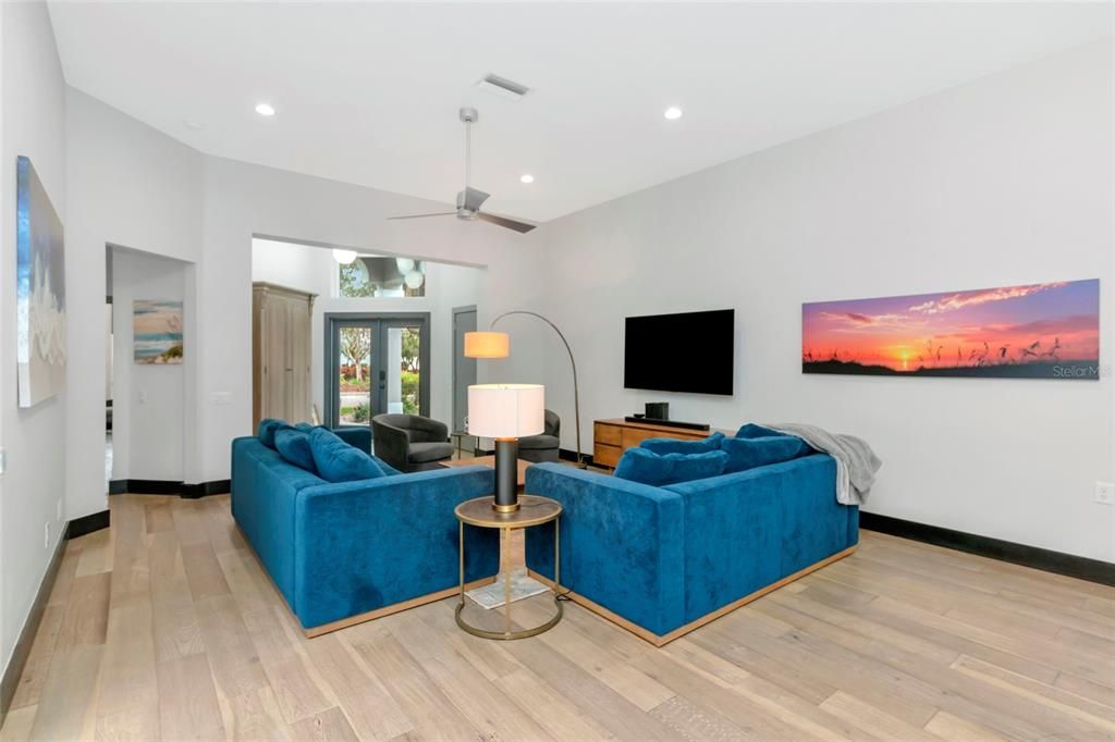 For Sale: $499,000 (3 beds, 2 baths, 1850 Square Feet)