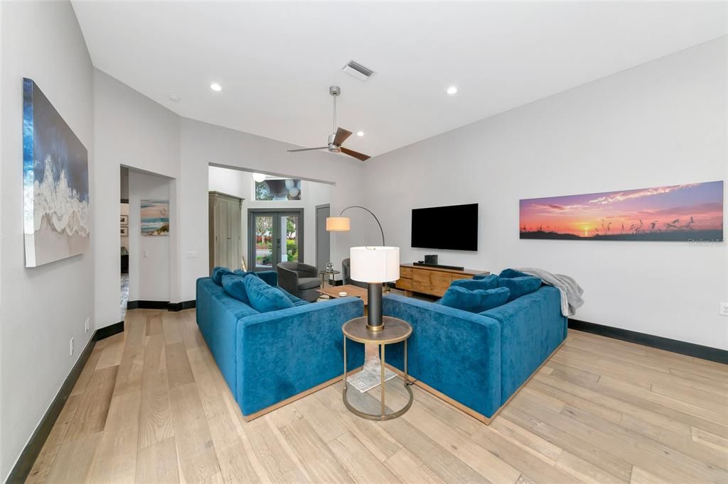 For Sale: $499,000 (3 beds, 2 baths, 1850 Square Feet)