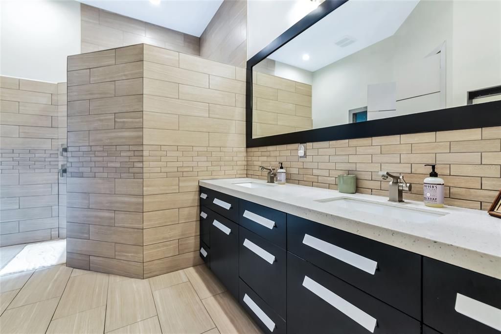 For Sale: $499,000 (3 beds, 2 baths, 1850 Square Feet)