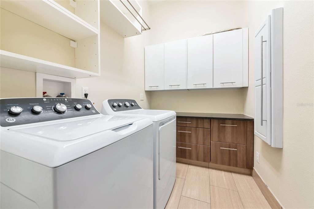 For Sale: $499,000 (3 beds, 2 baths, 1850 Square Feet)