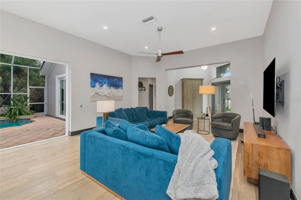 For Sale: $499,000 (3 beds, 2 baths, 1850 Square Feet)