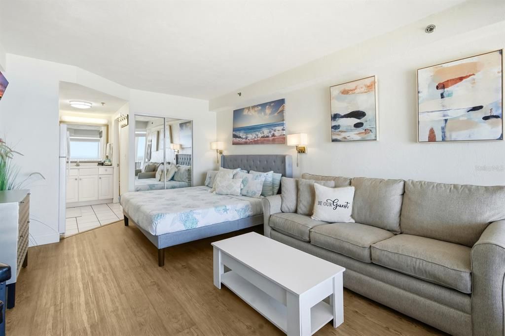 На продажу: $99,900 (0 спален, 1 ванн, 308 Квадратных фут)