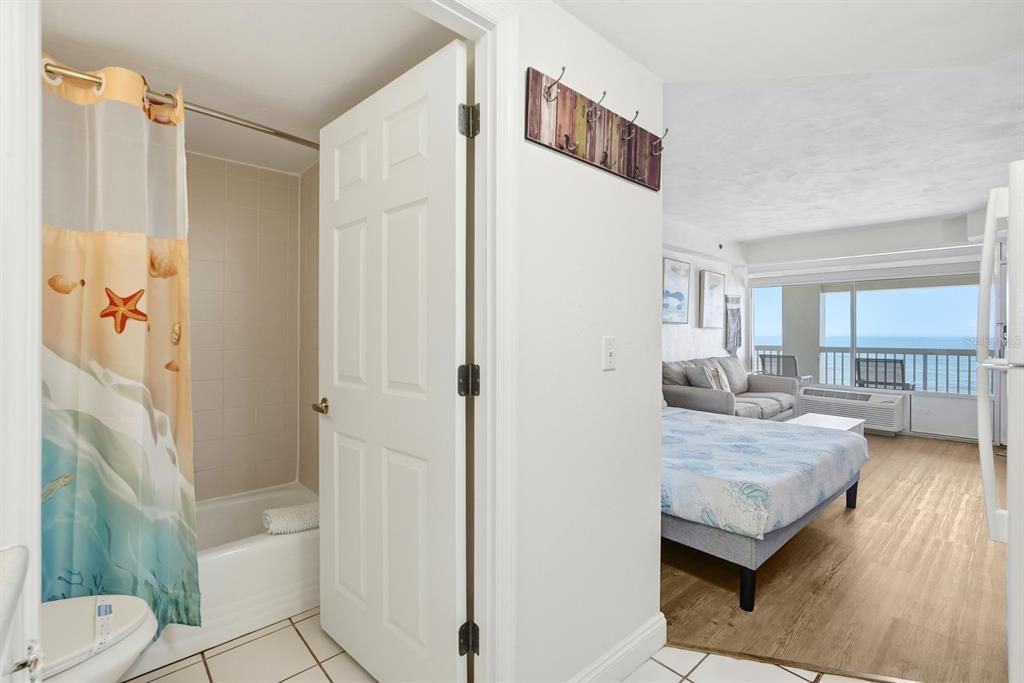 На продажу: $99,900 (0 спален, 1 ванн, 308 Квадратных фут)