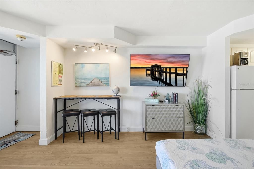 На продажу: $99,900 (0 спален, 1 ванн, 308 Квадратных фут)