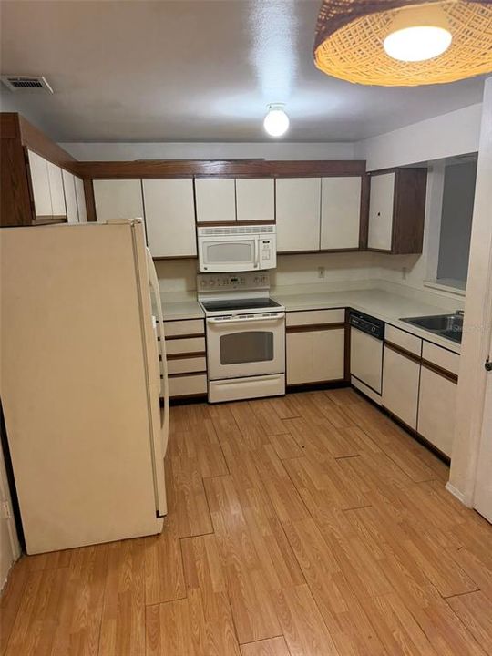 En Venta: $324,900 (3 camas, 2 baños, 1326 Pies cuadrados)