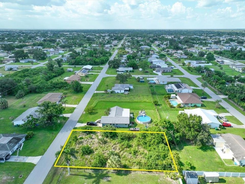 En Venta: $21,900 (0.23 acres)