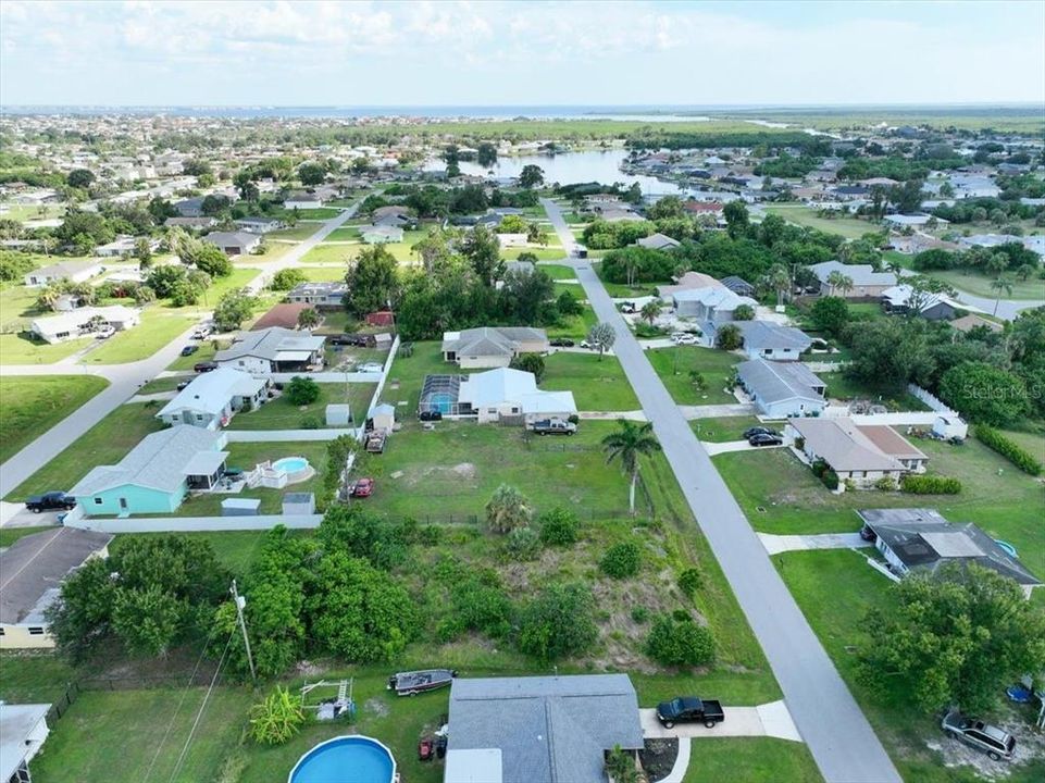 En Venta: $21,900 (0.23 acres)