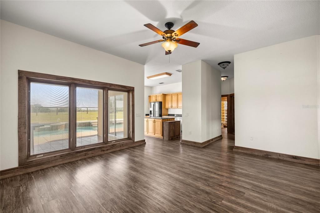 待售: $1,250,000 (3 贝兹, 2 浴室, 2161 平方英尺)