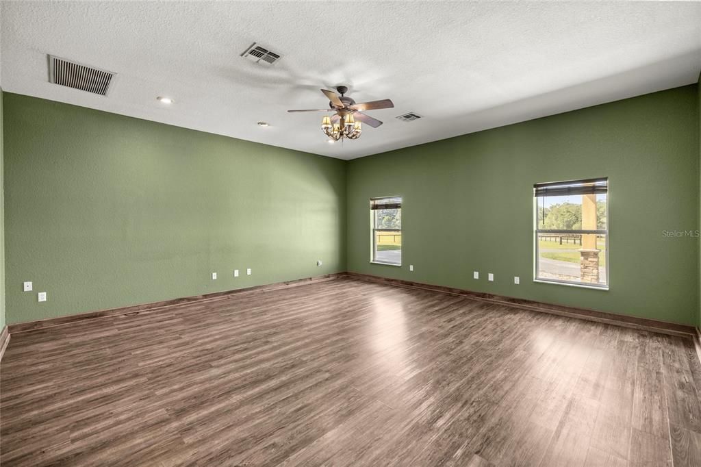 待售: $1,250,000 (3 贝兹, 2 浴室, 2161 平方英尺)