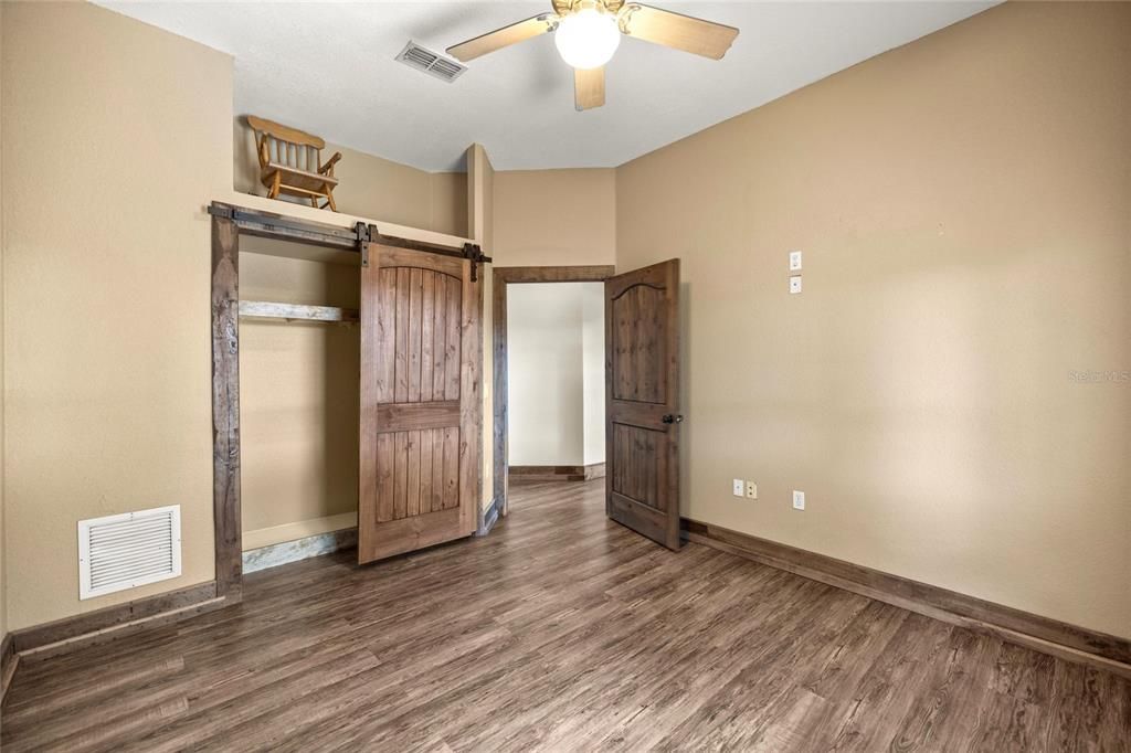 待售: $1,250,000 (3 贝兹, 2 浴室, 2161 平方英尺)