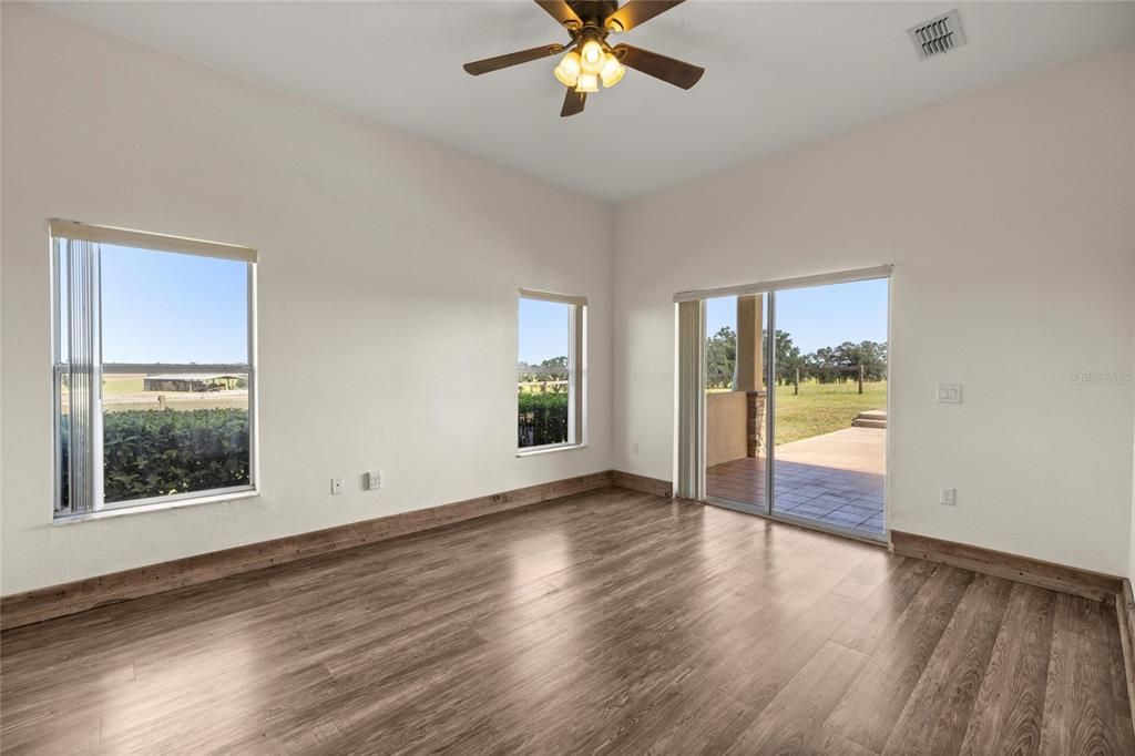 待售: $1,250,000 (3 贝兹, 2 浴室, 2161 平方英尺)