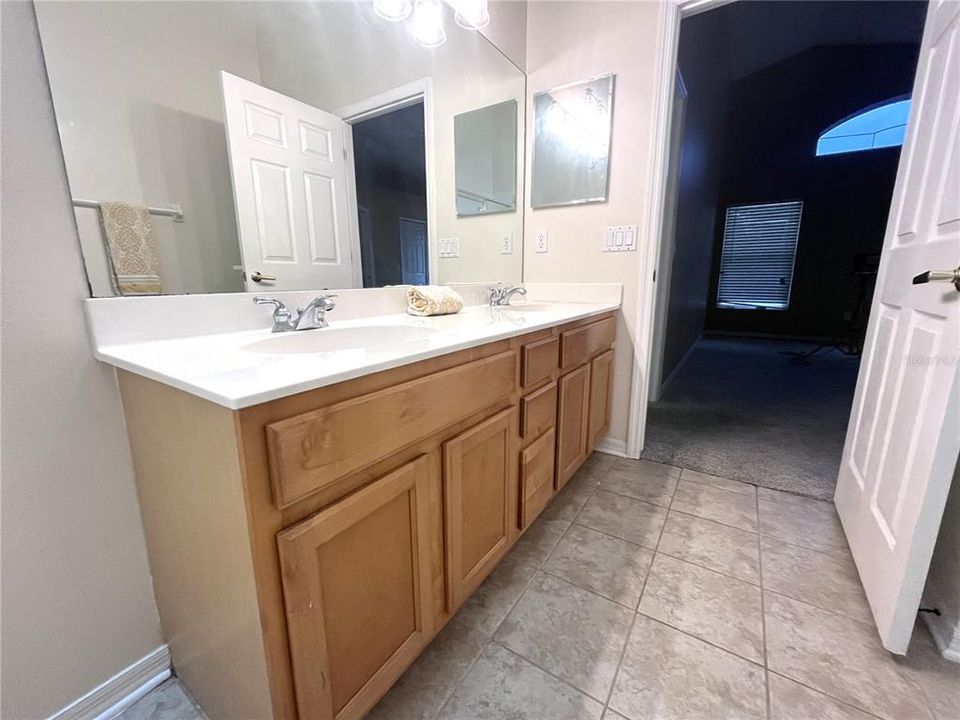 В аренду: $2,750 (4 спален, 2 ванн, 1974 Квадратных фут)