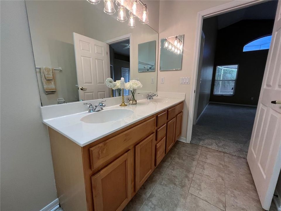 В аренду: $2,750 (4 спален, 2 ванн, 1974 Квадратных фут)