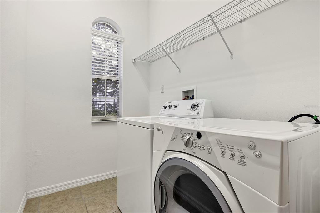 待售: $340,000 (2 贝兹, 2 浴室, 1709 平方英尺)