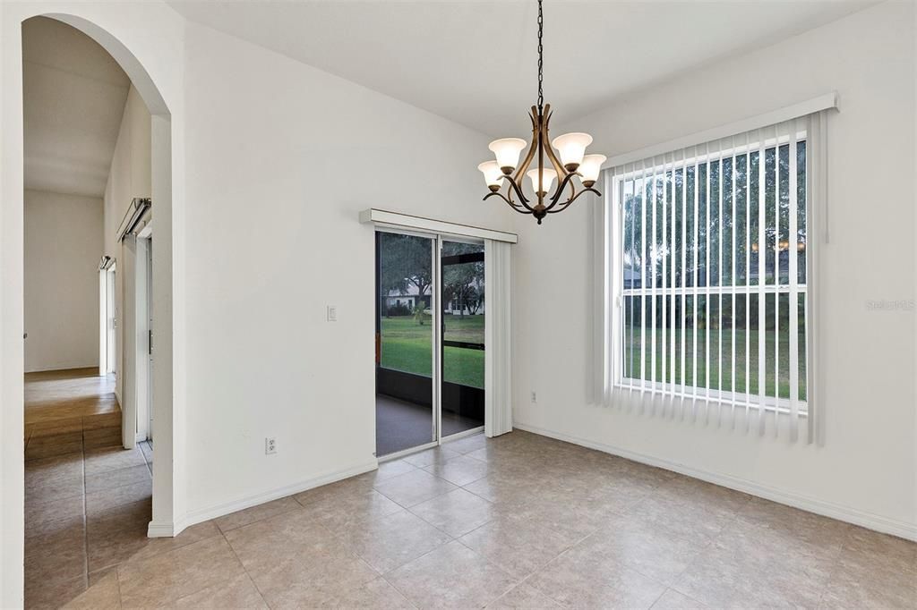 待售: $340,000 (2 贝兹, 2 浴室, 1709 平方英尺)