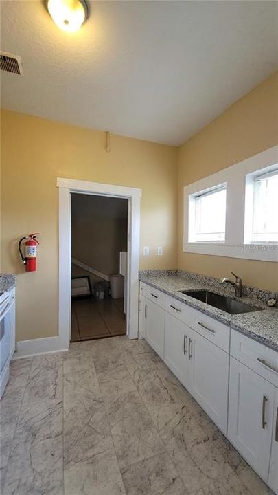 出租: $1,595 (2 贝兹, 1 浴室, 980 平方英尺)